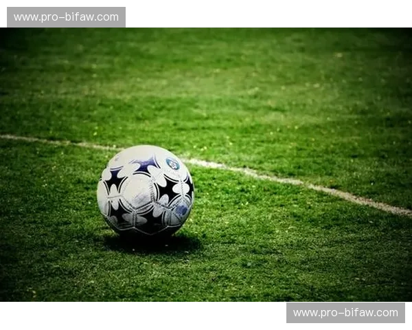 绿茵纵横：当“永远争第一”撞上“海上猎豹”，京青对决的烽火岁月